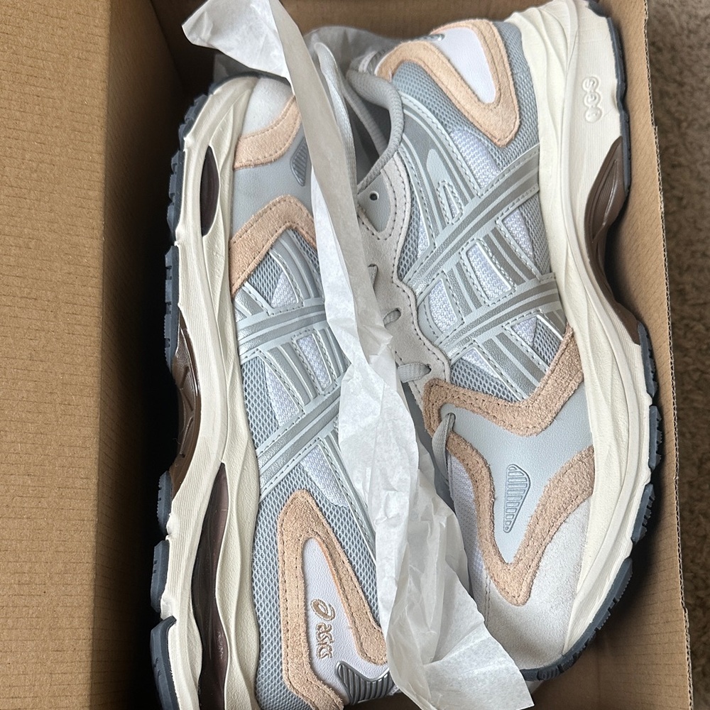 ASICS white/glacier grey Gel K1011  Women’s 8.5, Men’s 7